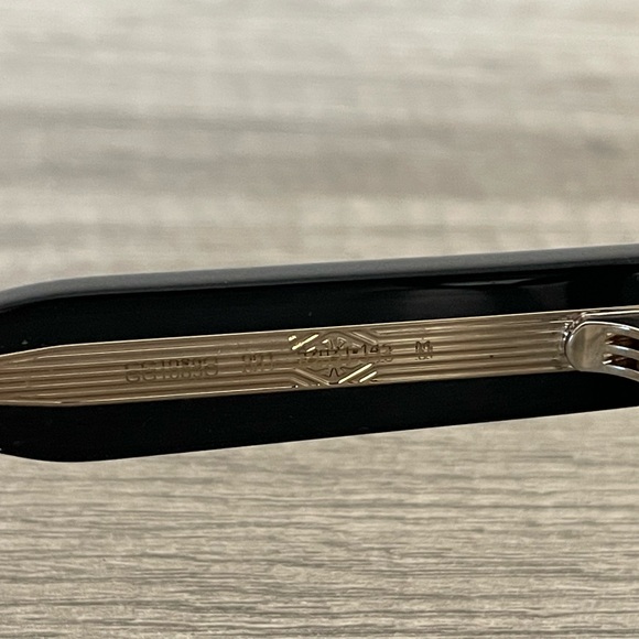 Gucci Eyeglasses - Picture 6 of 12